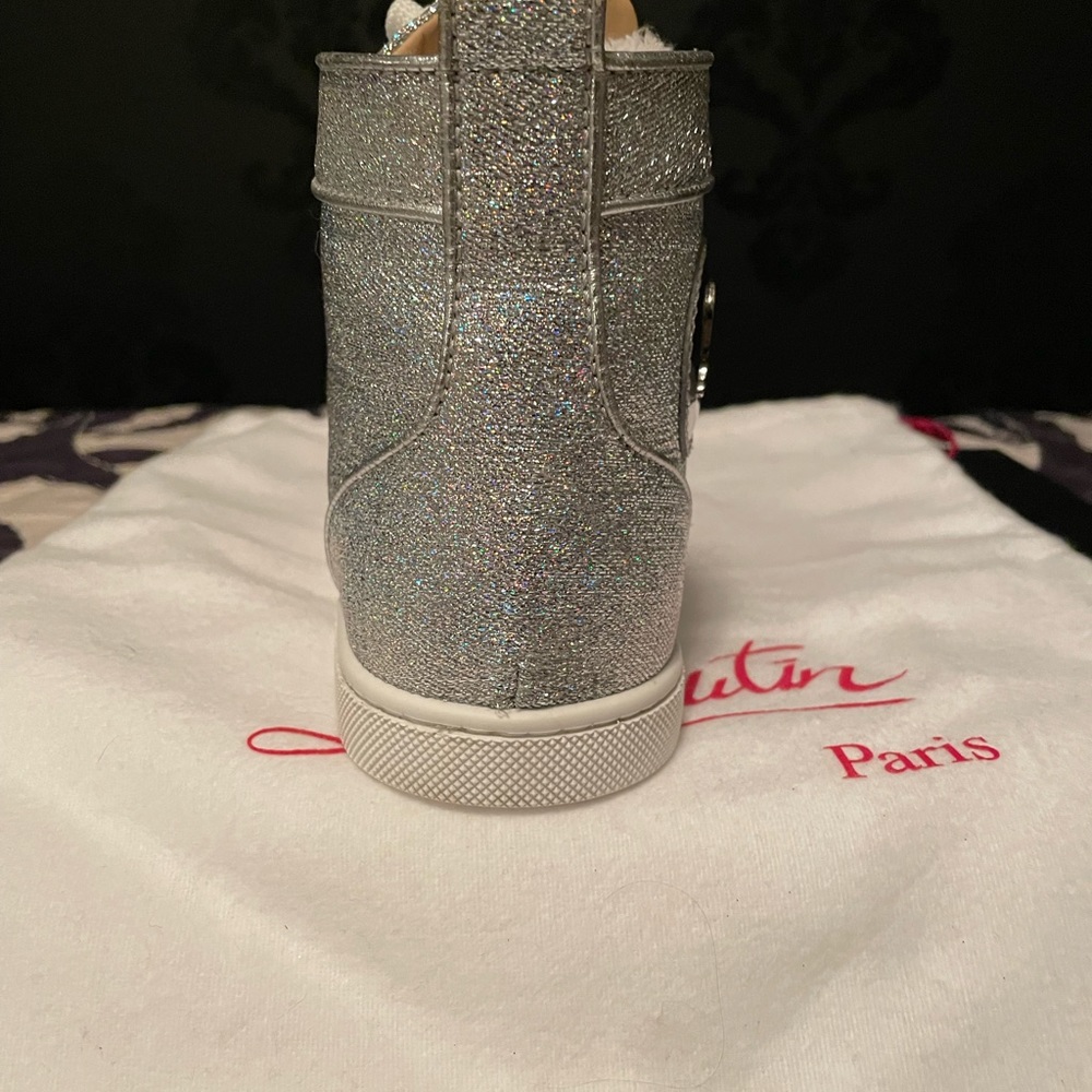 Sneakers - Picture 13 of 16
